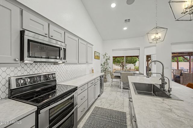 3105 E Hiddenview Drive, Phoenix, AZ 85048
