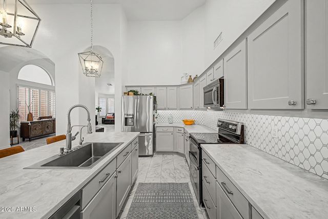 3105 E Hiddenview Drive, Phoenix, AZ 85048