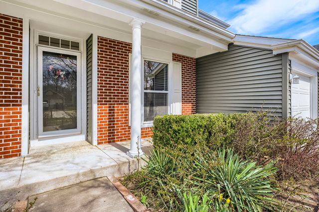 305 N Fiore Parkway, Vernon Hills, IL 60061