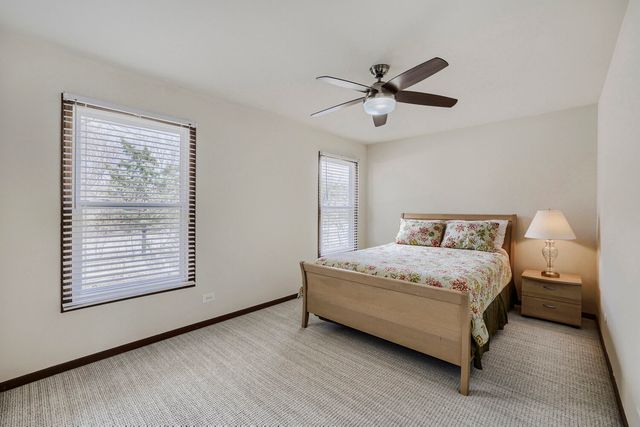 305 N Fiore Parkway, Vernon Hills, IL 60061