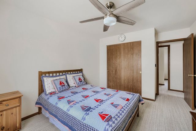 305 N Fiore Parkway, Vernon Hills, IL 60061