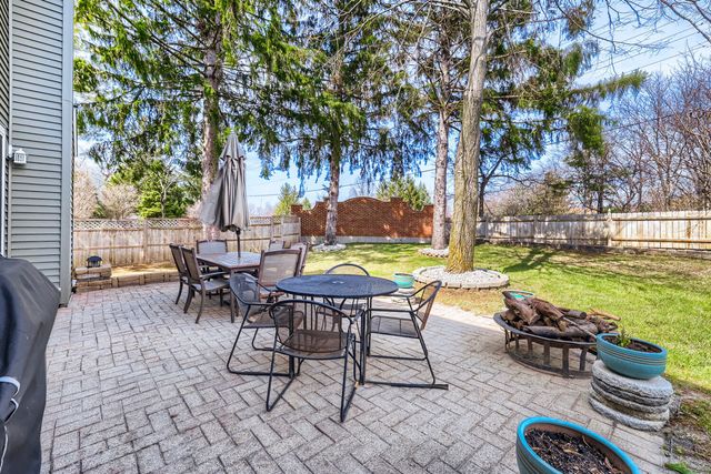 305 N Fiore Parkway, Vernon Hills, IL 60061