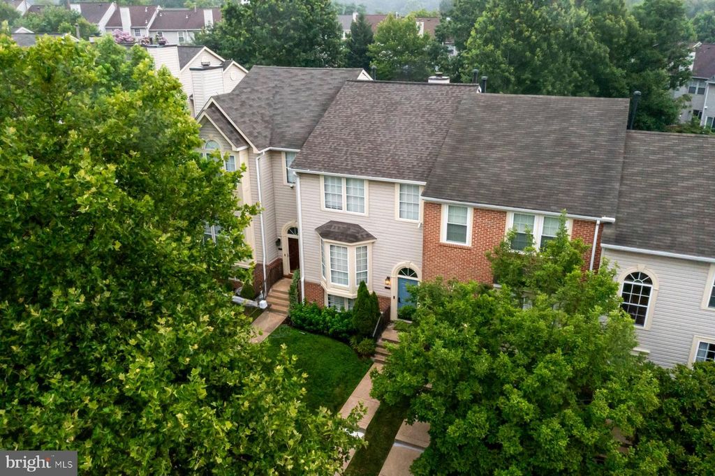 7677 BLUEBERRY HILL LN, Ellicott City, MD 21043