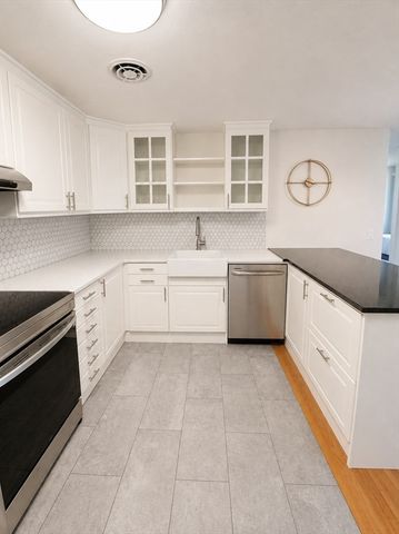 14 Riverside 3-2, Watertown, MA 02472