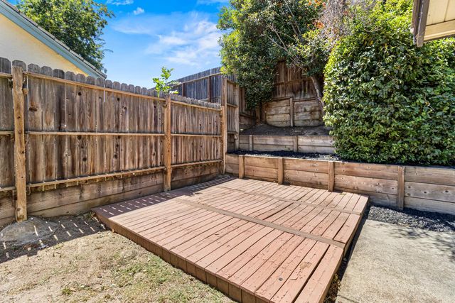 8201 Palmerson Dr, Antelope, CA 95843