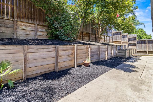 8201 Palmerson Dr, Antelope, CA 95843