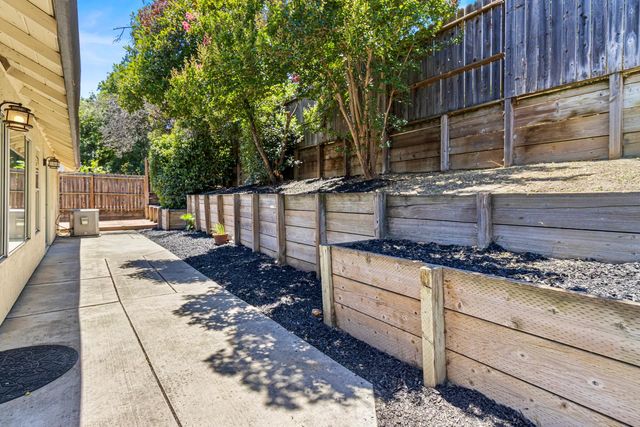 8201 Palmerson Dr, Antelope, CA 95843