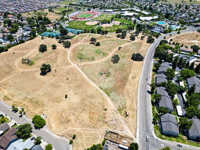 8201 Palmerson Dr, Antelope, CA 95843