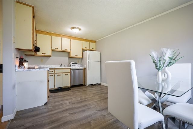 2400 Skyline Dr 1, Lowell, MA 01854