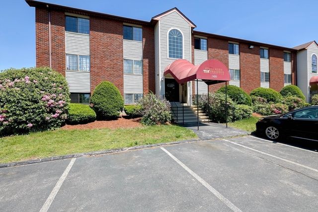 2400 Skyline Dr 1, Lowell, MA 01854