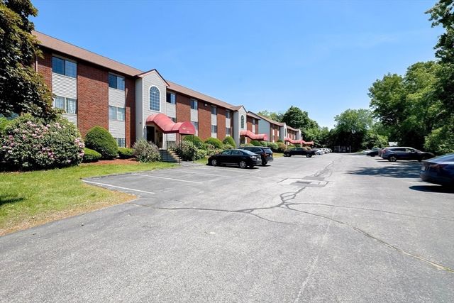 2400 Skyline Dr 1, Lowell, MA 01854