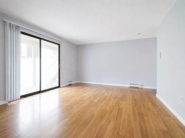 2400 Skyline Dr 1, Lowell, MA 01854