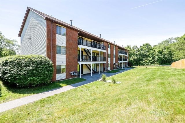 2400 Skyline Dr 1, Lowell, MA 01854