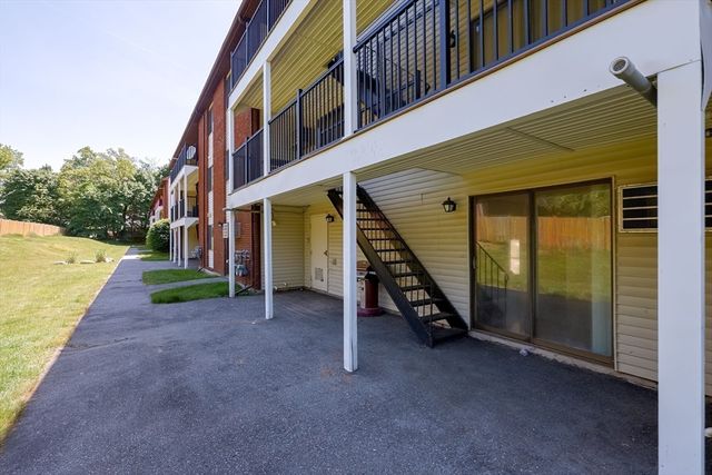 2400 Skyline Dr 1, Lowell, MA 01854