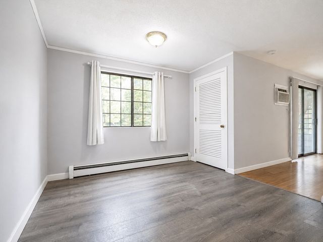 2400 Skyline Dr 1, Lowell, MA 01854