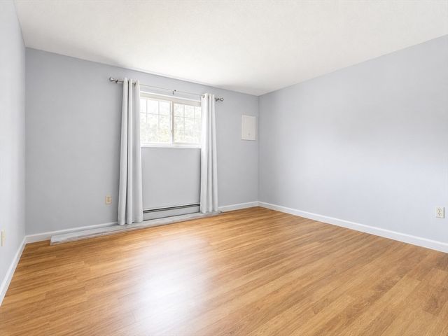 2400 Skyline Dr 1, Lowell, MA 01854