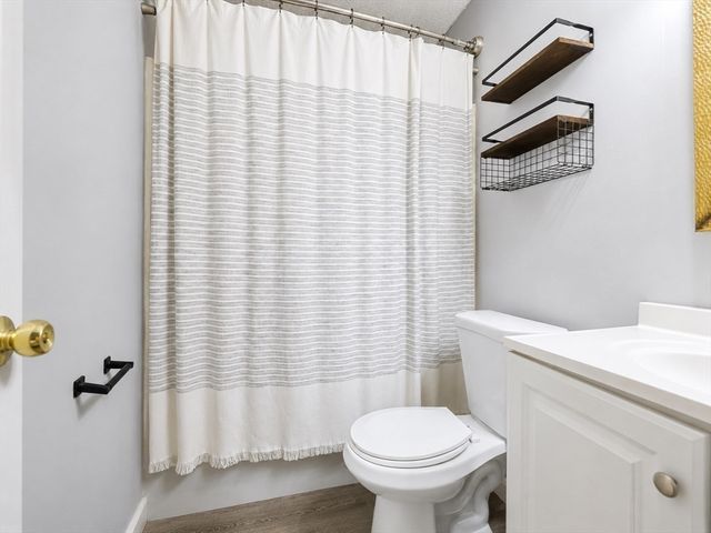 2400 Skyline Dr 1, Lowell, MA 01854
