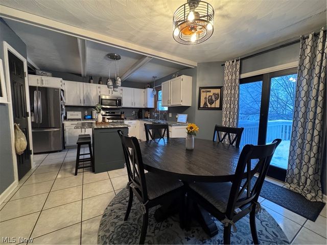 184 Darlington Road SE, Warren, OH 44484