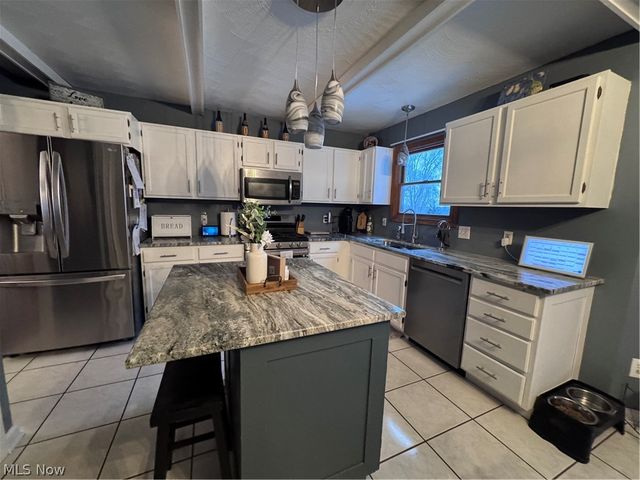 184 Darlington Road SE, Warren, OH 44484