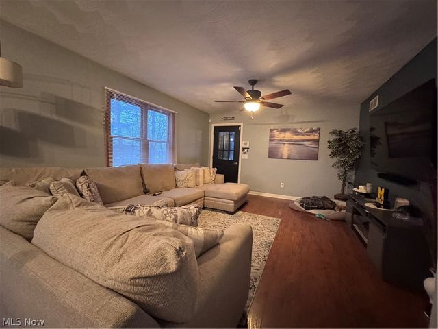 184 Darlington Road SE, Warren, OH 44484