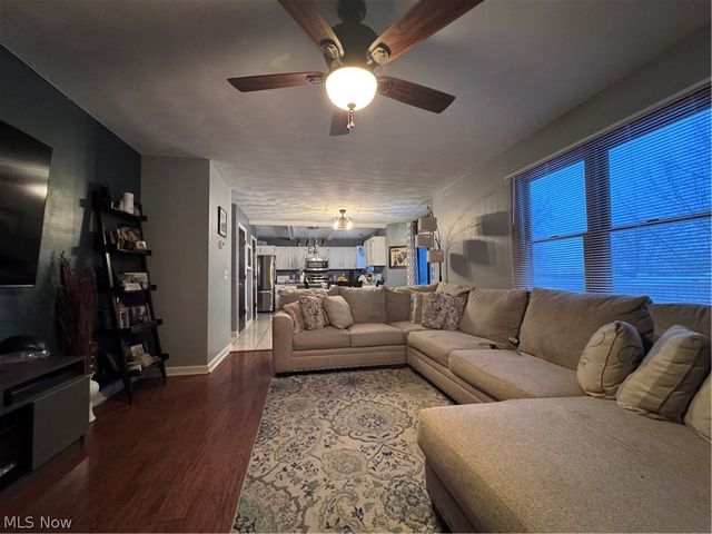 184 Darlington Road SE, Warren, OH 44484