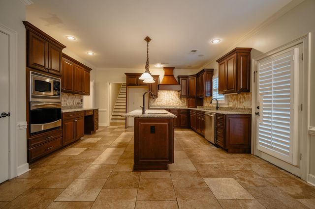 1275 QUINN RD, Collierville, TN 38017