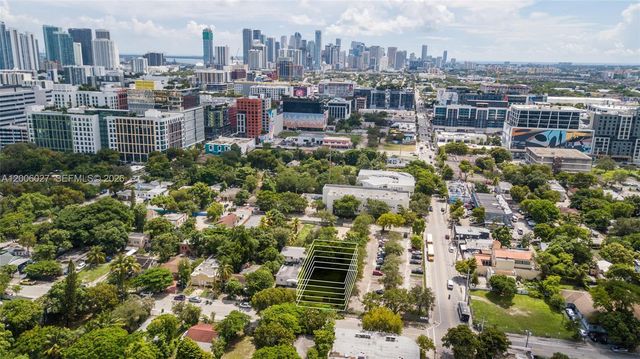 178 NW 32nd St, Miami, FL 33127