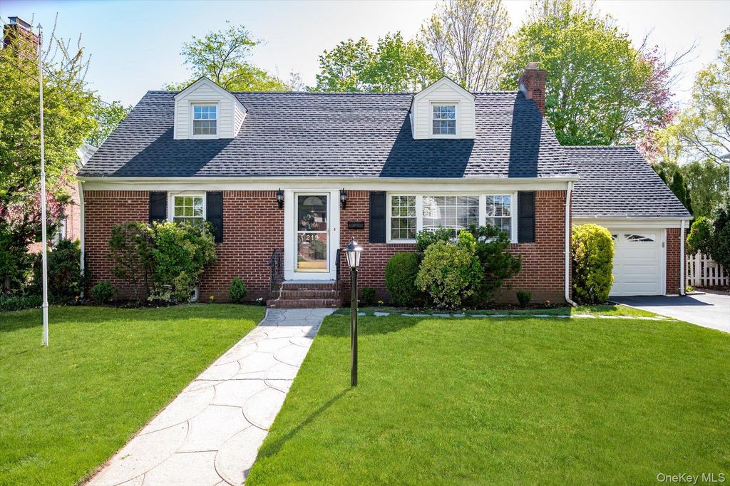 219 New Hyde Park Road, Garden City, NY 11530