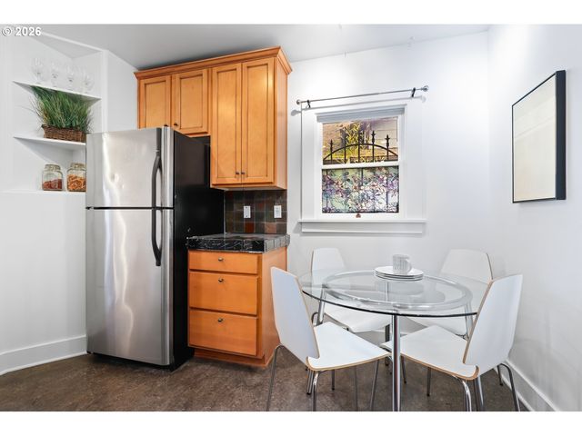 9897 Nw HOGE Ave, Portland, OR 97231