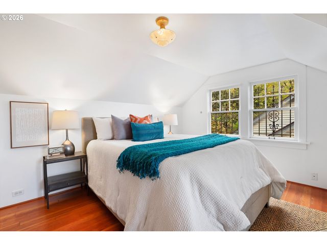 9897 Nw HOGE Ave, Portland, OR 97231