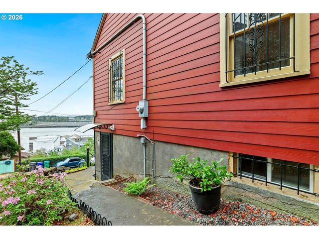 9897 Nw HOGE Ave, Portland, OR 97231