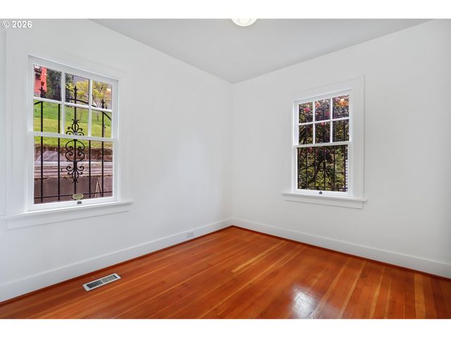 9897 Nw HOGE Ave, Portland, OR 97231