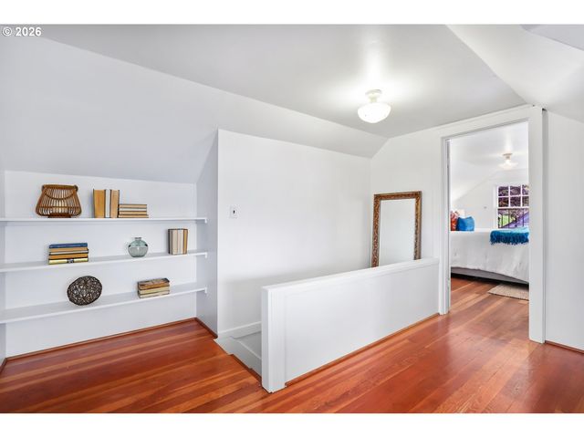 9897 Nw HOGE Ave, Portland, OR 97231