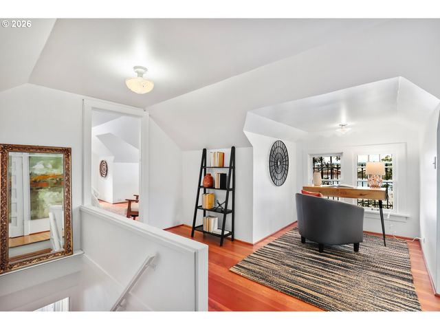 9897 Nw HOGE Ave, Portland, OR 97231