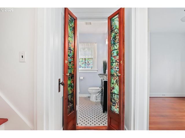 9897 Nw HOGE Ave, Portland, OR 97231