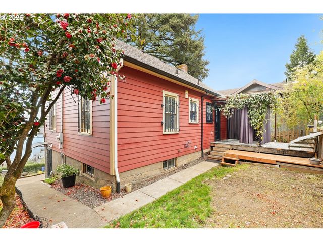 9897 Nw HOGE Ave, Portland, OR 97231
