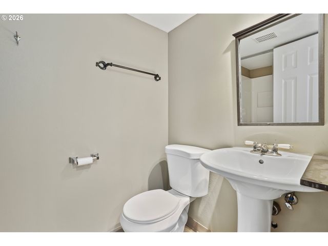 9897 Nw HOGE Ave, Portland, OR 97231