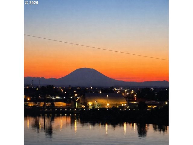 9897 Nw HOGE Ave, Portland, OR 97231