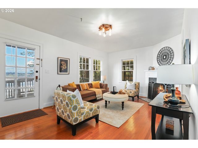 9897 Nw HOGE Ave, Portland, OR 97231