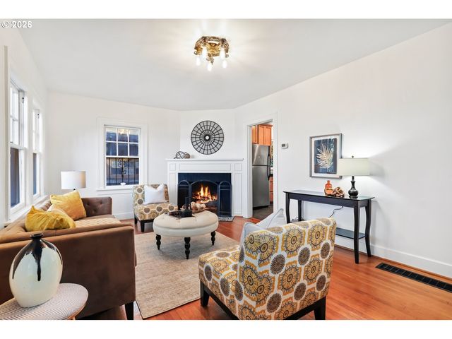 9897 Nw HOGE Ave, Portland, OR 97231