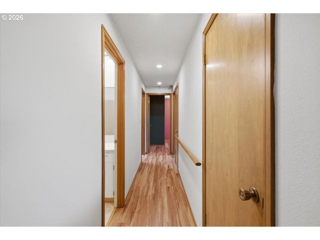 895 Nw 3RD St, Gresham, OR 97030