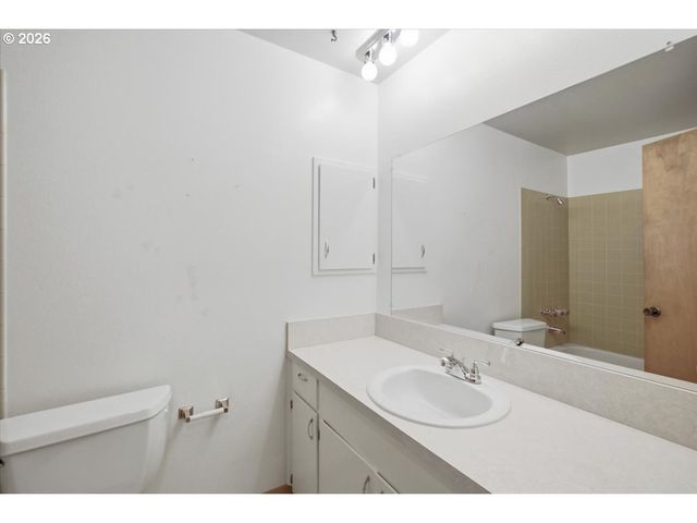 895 Nw 3RD St, Gresham, OR 97030