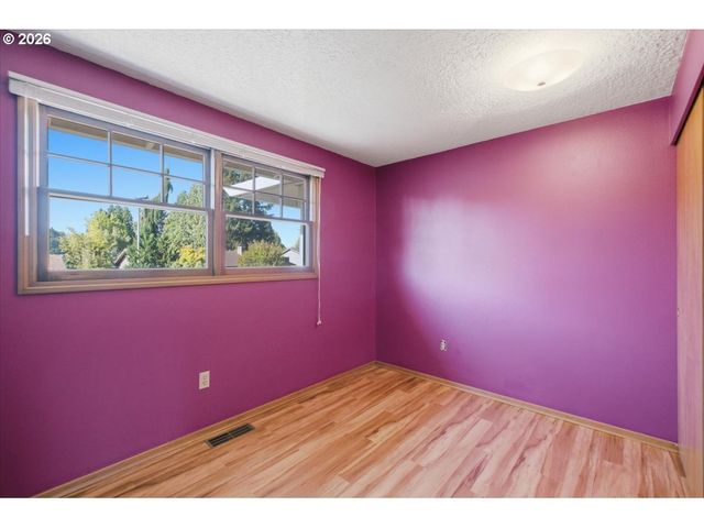 895 Nw 3RD St, Gresham, OR 97030