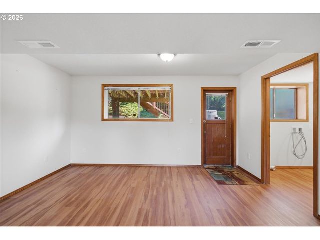 895 Nw 3RD St, Gresham, OR 97030