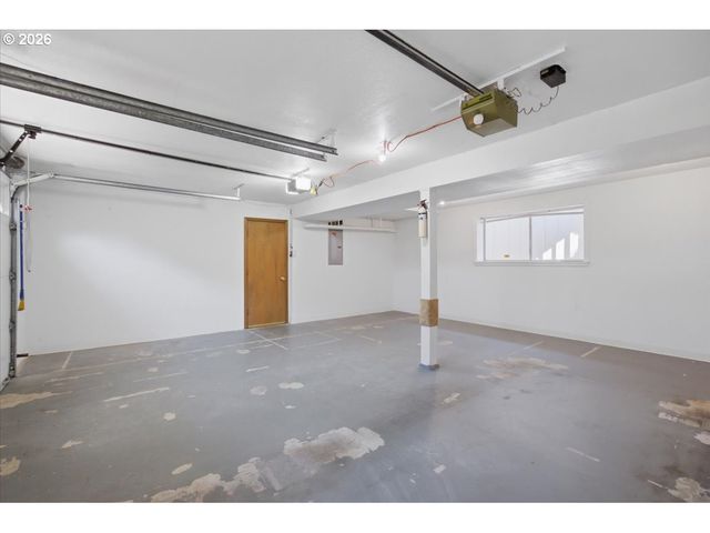 895 Nw 3RD St, Gresham, OR 97030