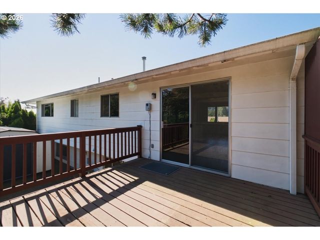 895 Nw 3RD St, Gresham, OR 97030
