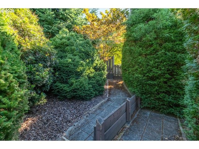 895 Nw 3RD St, Gresham, OR 97030
