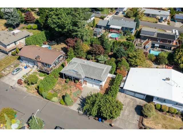 895 Nw 3RD St, Gresham, OR 97030