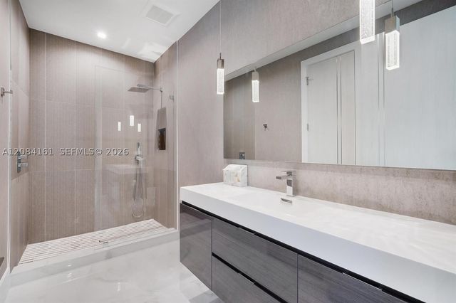 106 NE 16th Ter, Fort Lauderdale, FL 33301