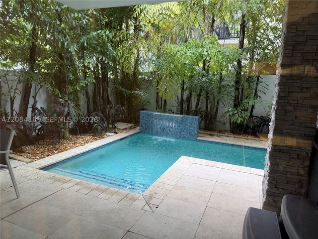 106 NE 16th Ter, Fort Lauderdale, FL 33301